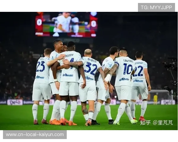 2001-02赛季国米与罗马同分领跑，历史场景本赛季重现